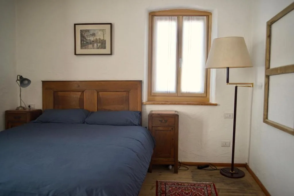 Camera Matrimoniale con Bagno Privato — La Casa Altrui- Camere e Zona relax con Giardino