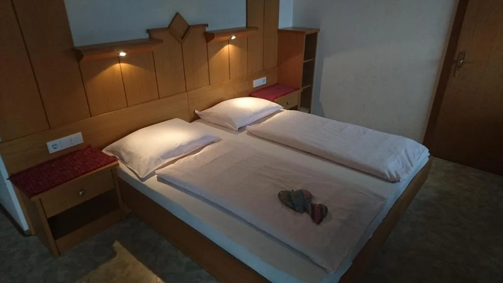 Camera Matrimoniale con Bagno Privato — Pension Neuhaushof