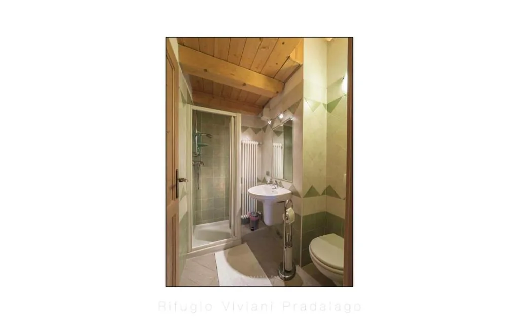 Camera Matrimoniale con Bagno Privato — Rifugio Viviani Pradalago