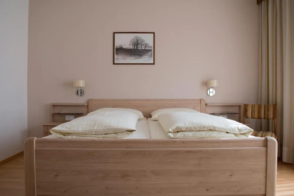Camera Matrimoniale con Balcone (2 Adulti + 1 Bambino) — Pension Georgenhof