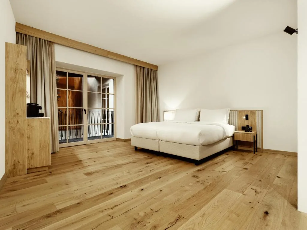 Camera Matrimoniale con Balcone — ADLER Historic Guesthouse