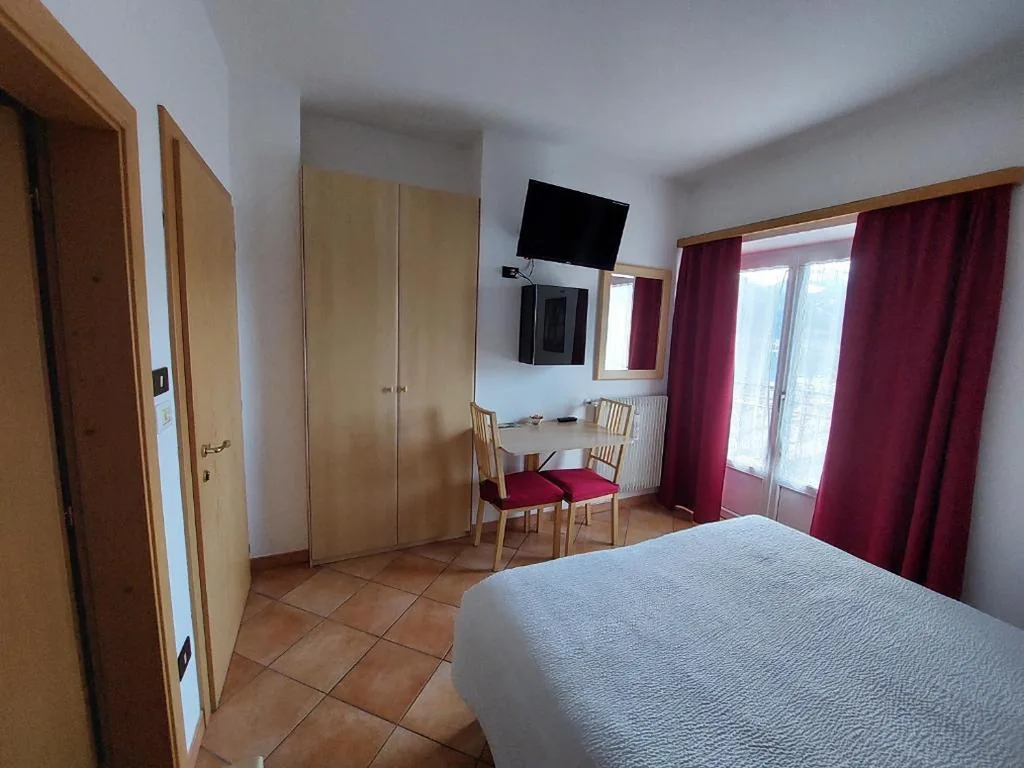 Camera Matrimoniale con Balcone — Bed & breakfast Villa Maria