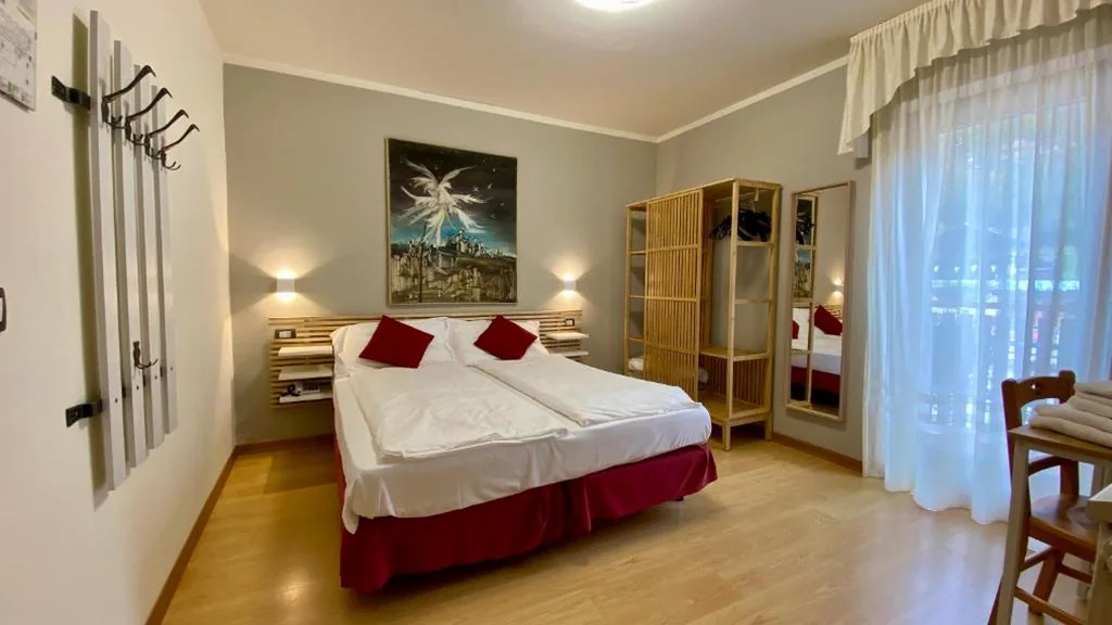 Double Room with Balcony — Casteluce Hotel Funivie