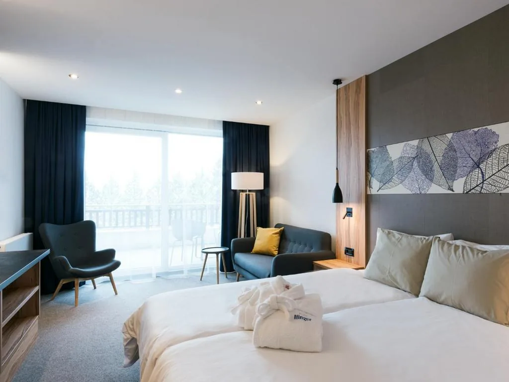 Double Room with Balcony and Pool View — Hotel Ifinger
