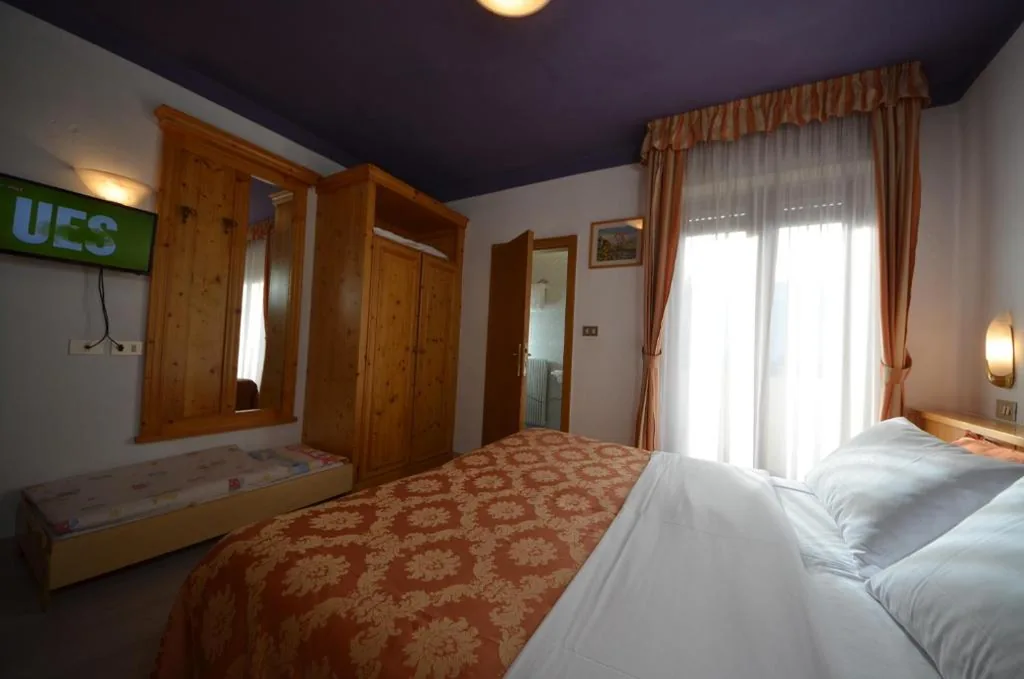 Camera Matrimoniale con Balcone — Family Hotel Primavera