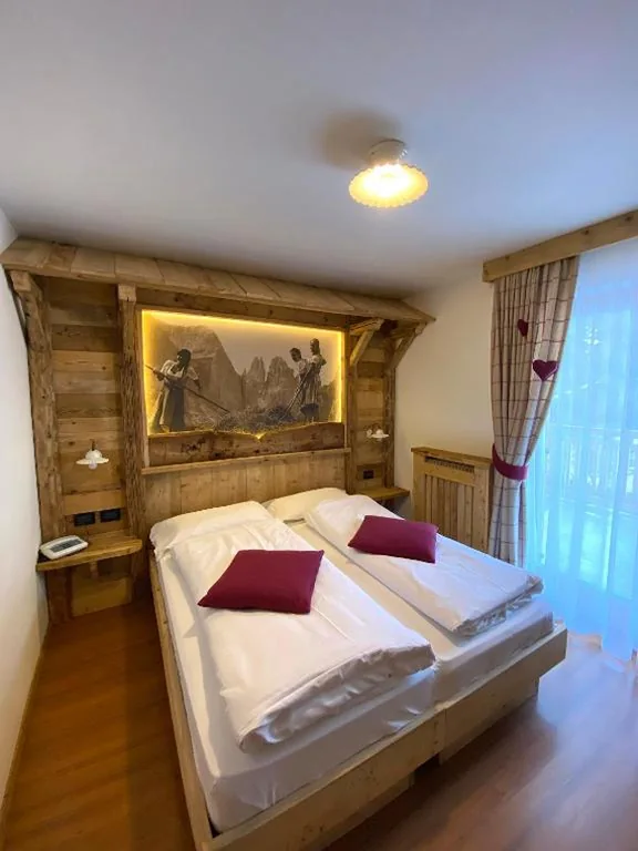 Camera Matrimoniale con Balcone — Hotel Chalet Alaska