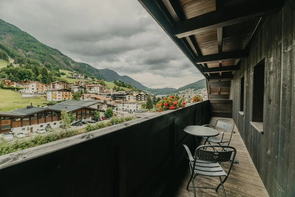Camera Matrimoniale con Balcone — Hotel Garni Planaces