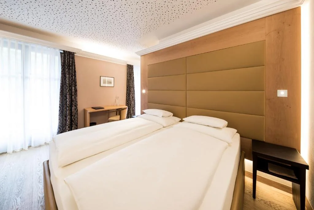 Camera Matrimoniale con Balcone — Hotel Haus am Hang