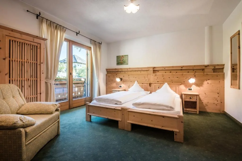 Camera Matrimoniale con Balcone — Hotel Mareo Dolomites