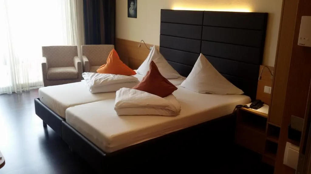 Double Room with Balcony — Hotel Maximilian