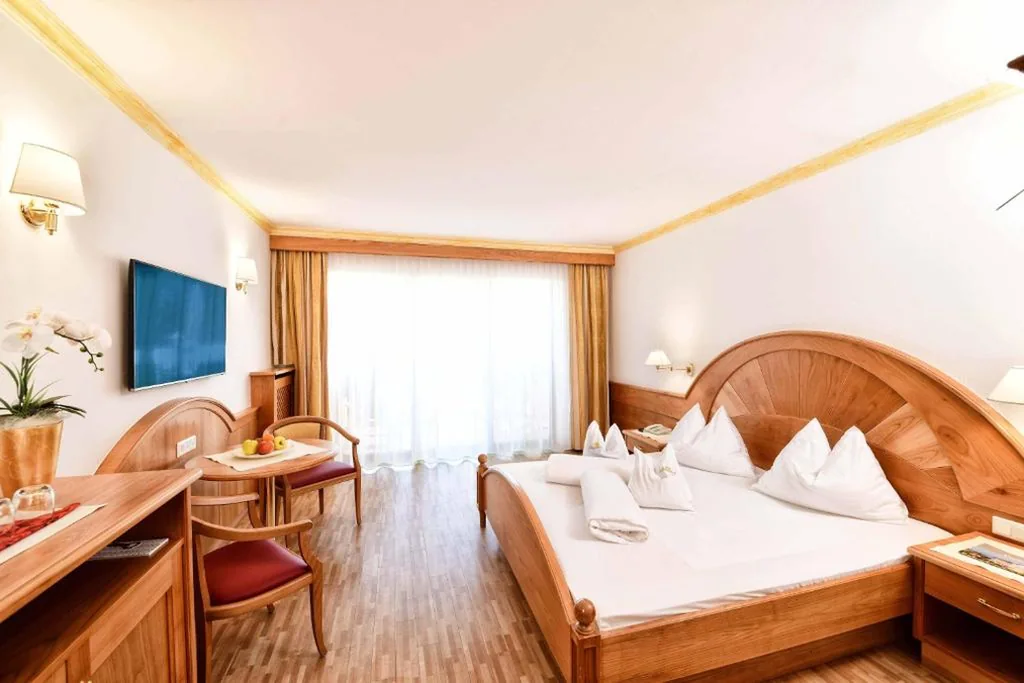 Camera Matrimoniale con Balcone — Hotel Sonnenburg