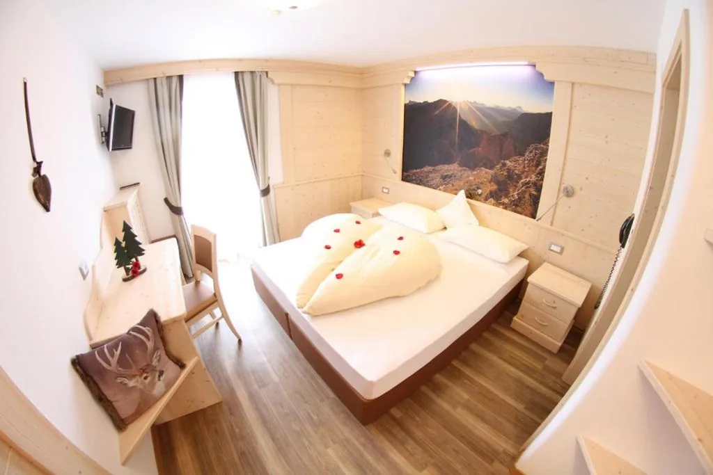 Double Room with Balcony — Hotel Val
