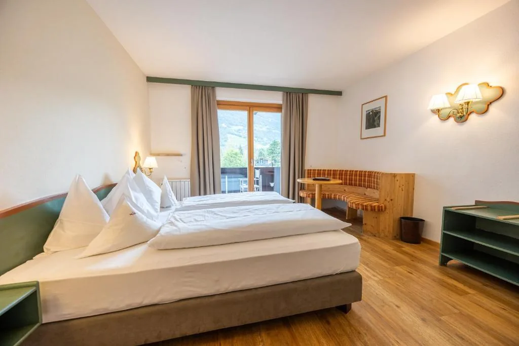 Camera Matrimoniale con Balcone — Parkhotel Tirolerhof