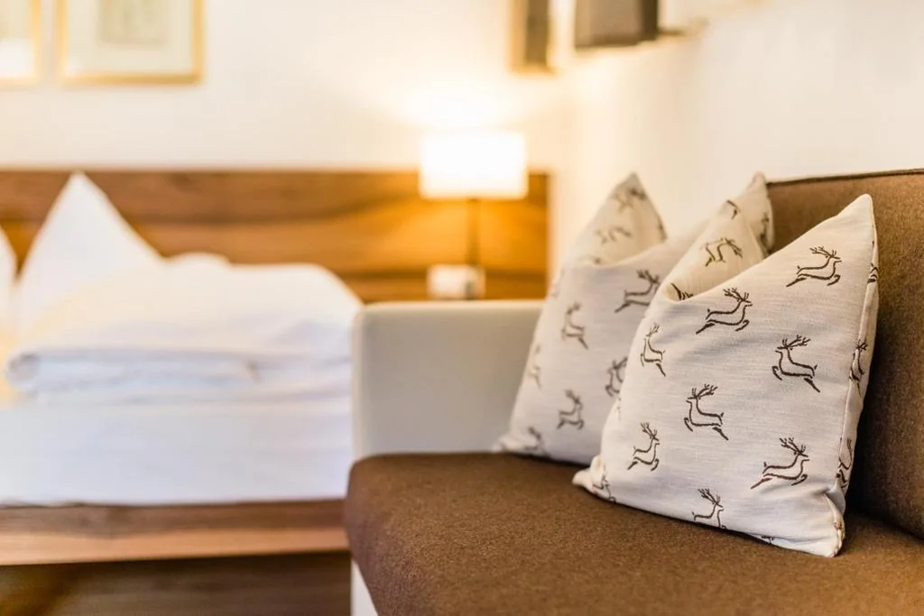 Camera Matrimoniale con Balcone — Romantik Hotel Jagdhof