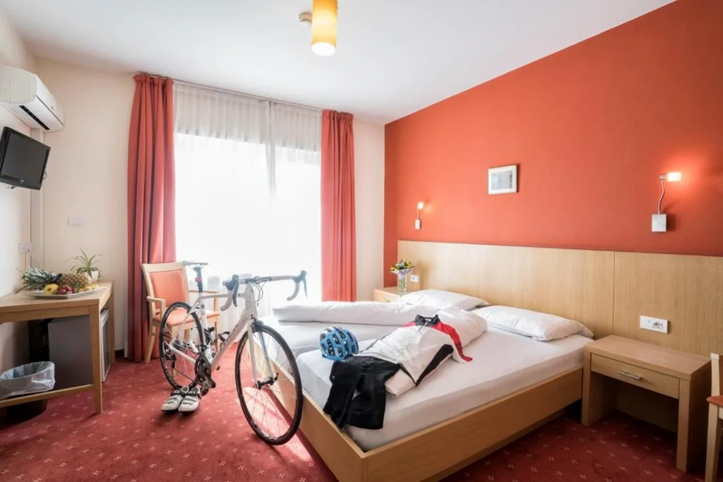 Camera Matrimoniale con Balcone - Uso Singola — Hotel Weingarten