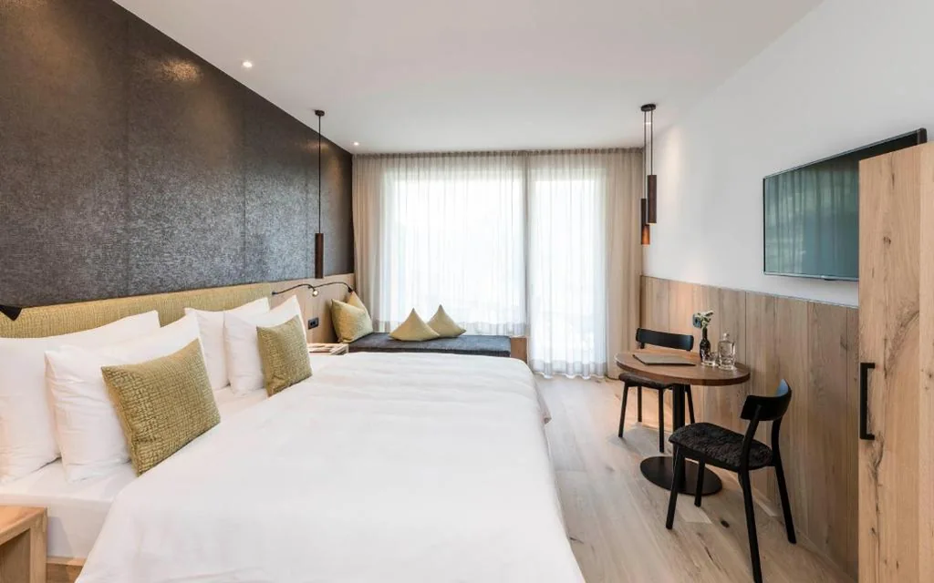 Camera Matrimoniale con Balcone — Vinea – Suites