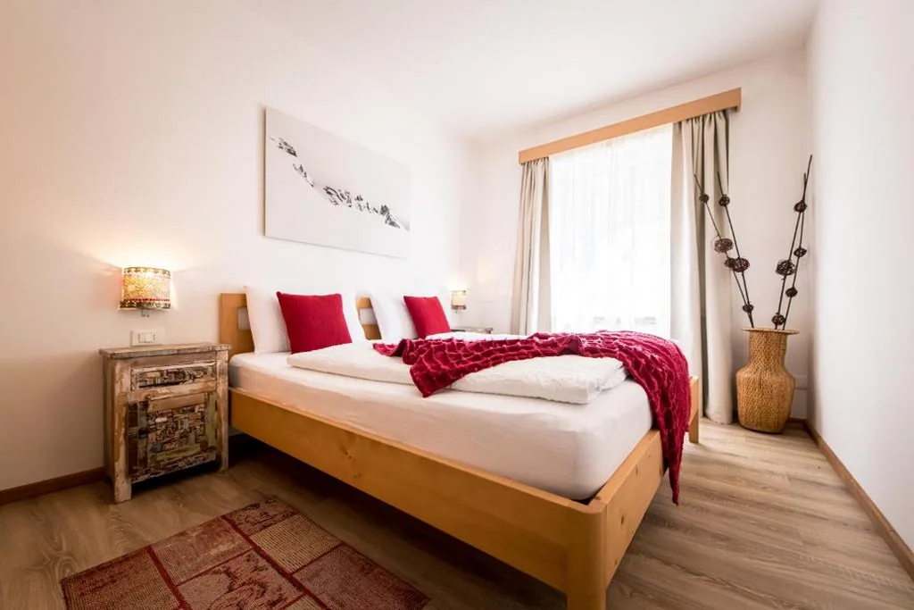 Camera Matrimoniale con Letto Supplementare — Am Schloss Guest House