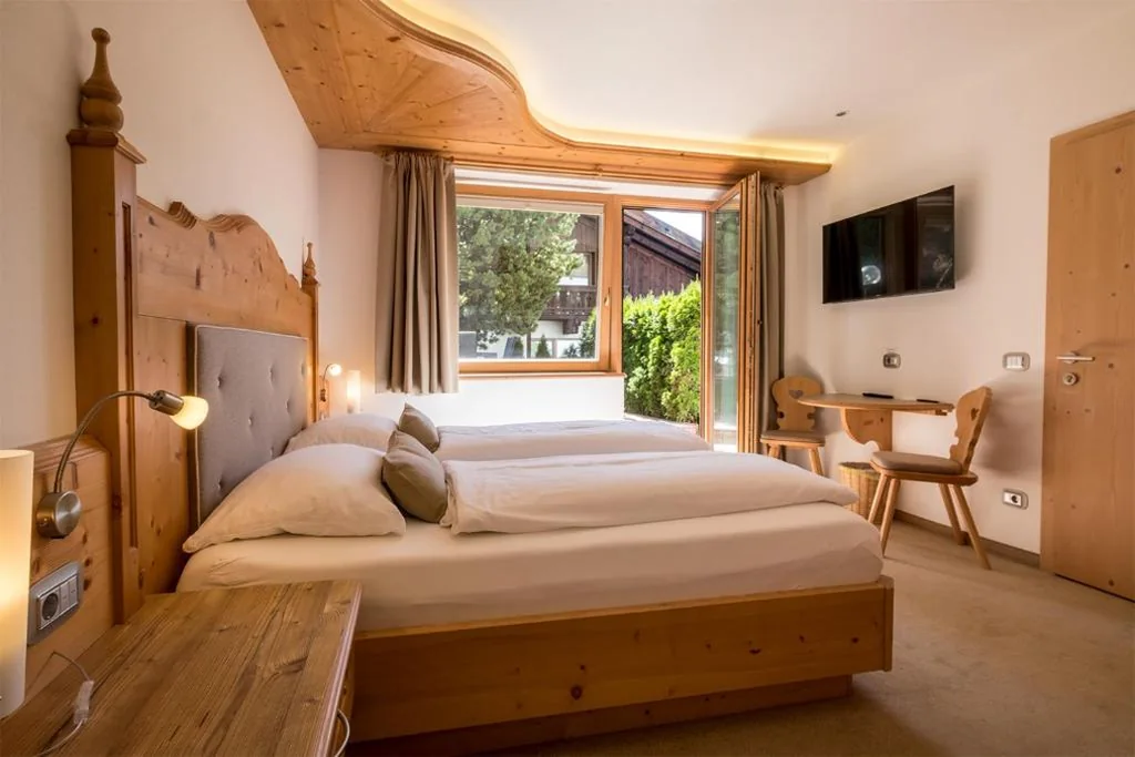 Double Room with Terrace — Garni Alba Bed & Breakfast