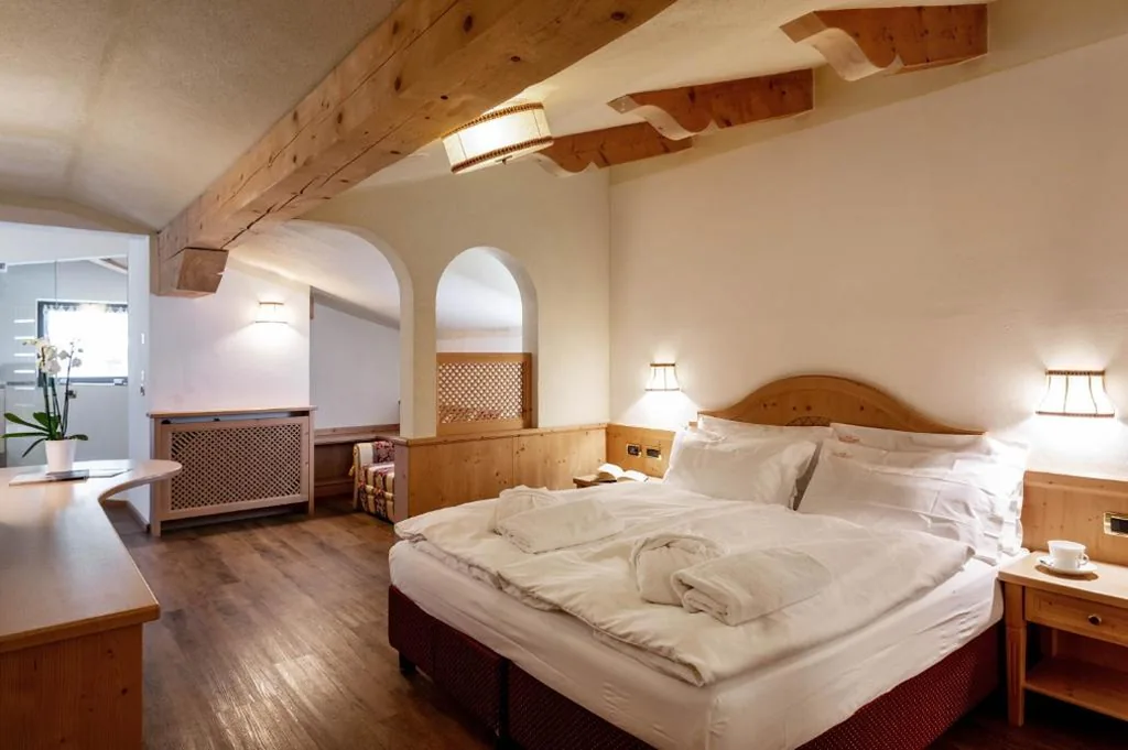 Camera Matrimoniale con Vasca Idromassaggio — Hotel Terme Antico Bagno