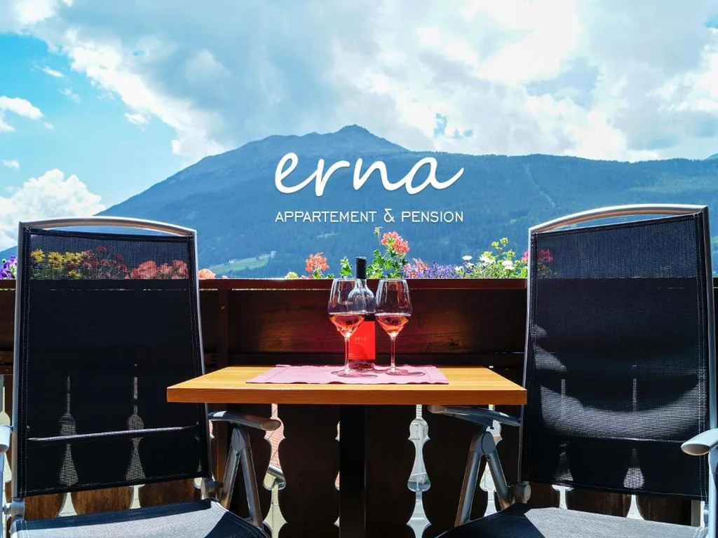 Camera Matrimoniale con Vista Lago — Pension Apartment Erna