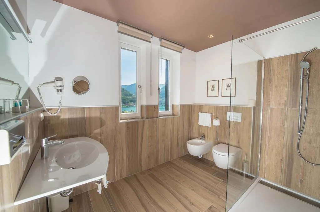 Camera Matrimoniale con Vista Lago — Seeberg Garni Hotel