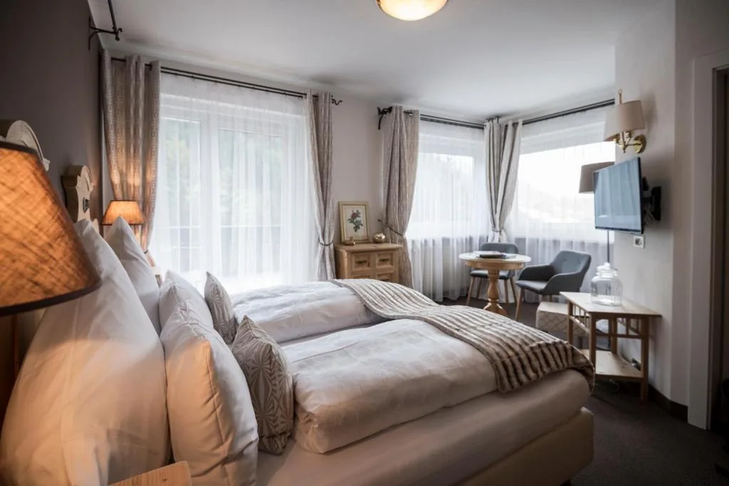 Camera Matrimoniale con Vista Montagna — Alpstay – Chalet Hotel Hartmann – Adults Only