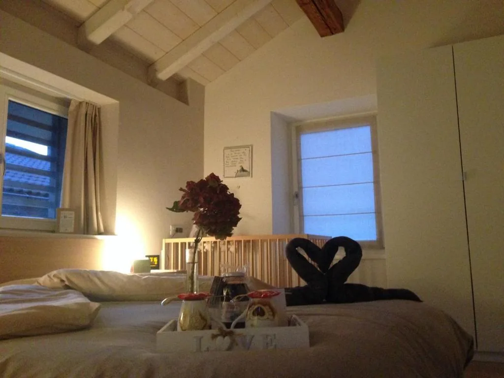 Camera Matrimoniale con Vista Montagna — B&B Il Piccolo Principe room and breakfast