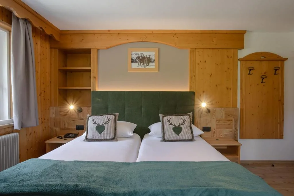 Double Room with Mountain View — Hotel Aurora