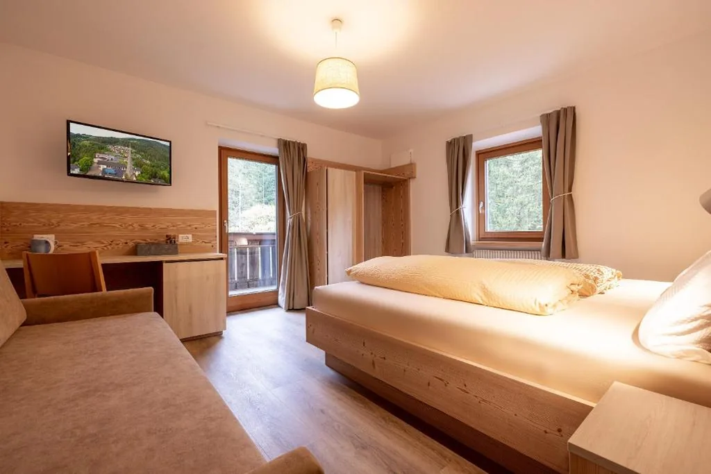 Double Room with Mountain View — SAN PIETRO DOLOMITI Small Budget Hotel