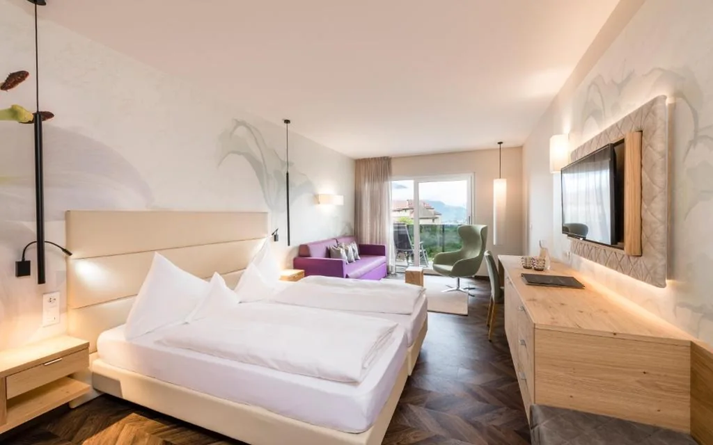 Deluxe Double Room with Balcony — Baumgartner’s Blumenhotel