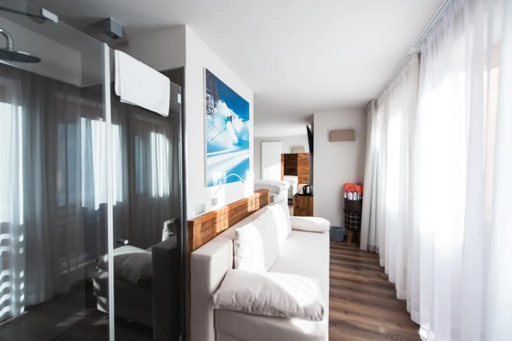 Camera Matrimoniale Deluxe con Balcone — Chalet Vites Mountain Hotel