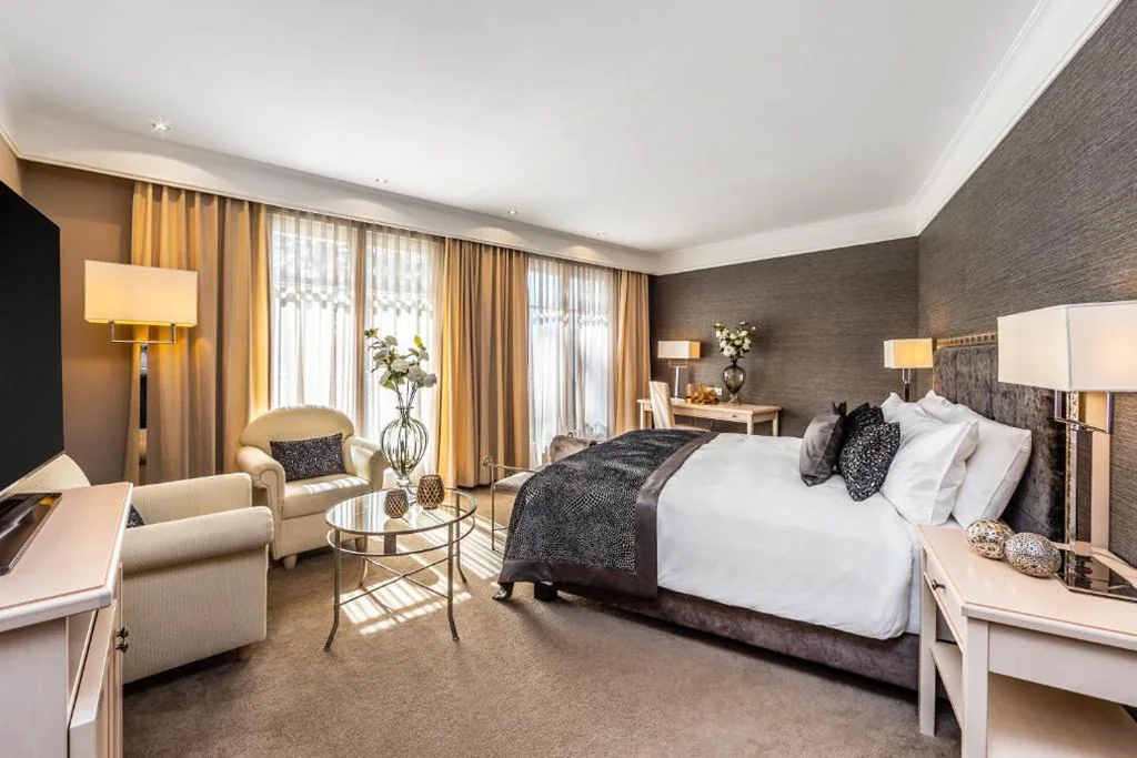 Camera Matrimoniale Deluxe con Balcone e Vista Montagna — Villa Eden a member of Leading Hotels of the World