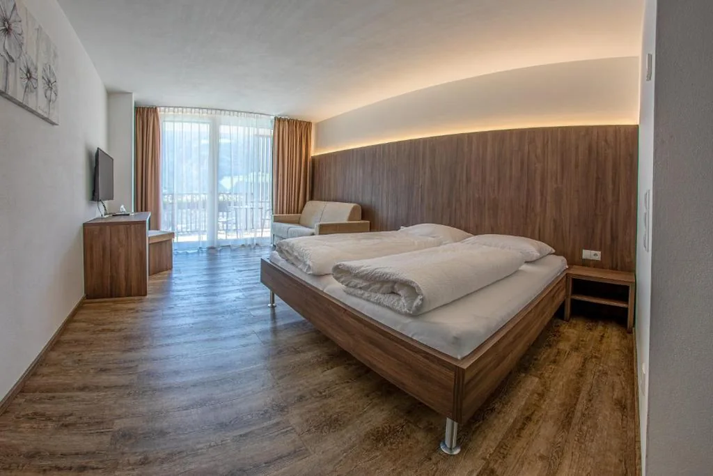 Camera Matrimoniale Deluxe con Balcone — Gasthof Falkenstein