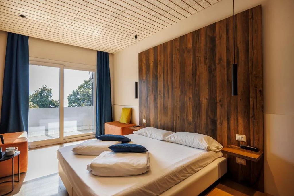 Deluxe Double Room with Balcony — Grand Hotel Riva