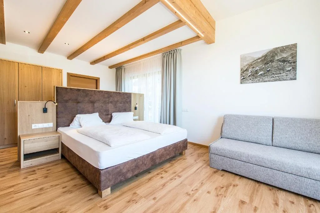 Deluxe Double Room with Balcony — Hotel-Garni Ehrenfels
