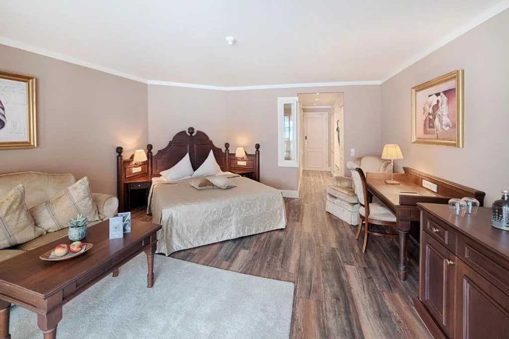 Deluxe Double Room with Balcony — Hotel Majestic – Unique Spa Resort