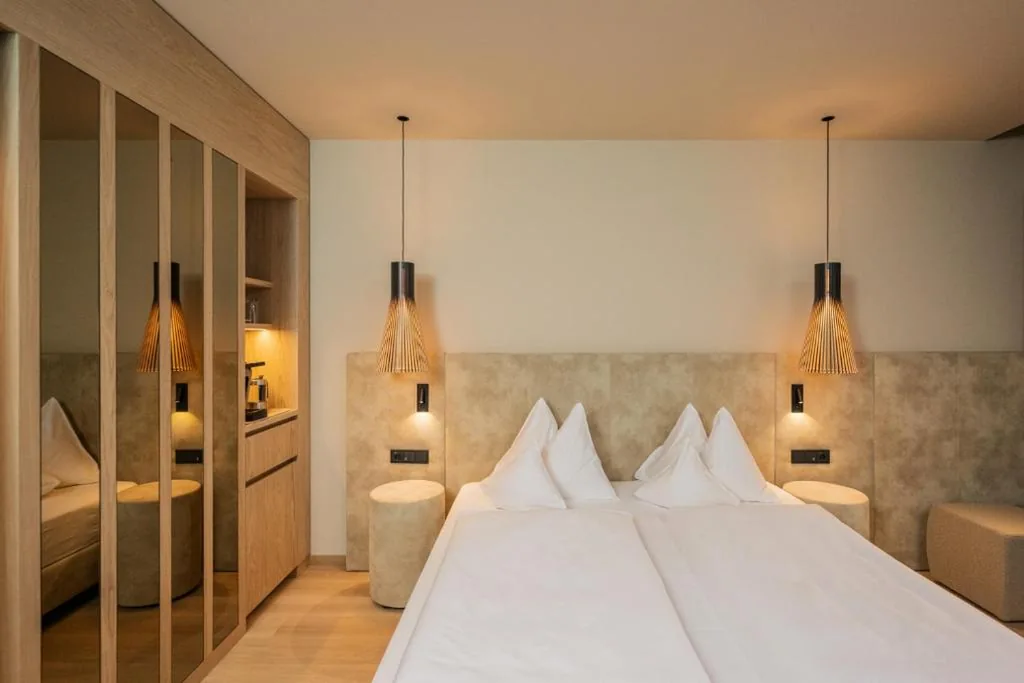 Camera Matrimoniale Deluxe con Balcone — Hotel Therme Meran – Terme Merano