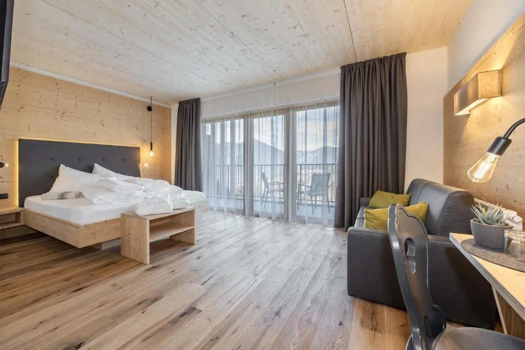 Deluxe Double Room with Balcony — Hotel Torgglerhof