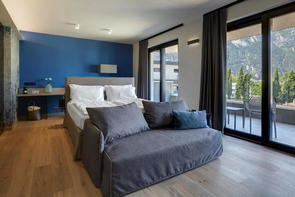 Deluxe Double Room with Balcony — Hotel Villa Enrica