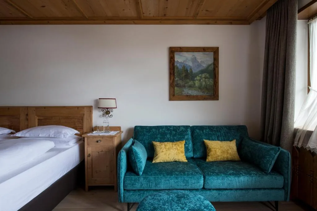 Camera Matrimoniale Deluxe con Balcone — Mountain Home Villa Anna