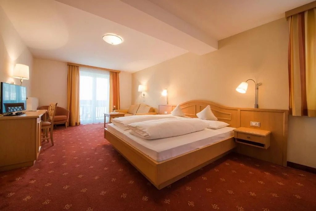Camera Matrimoniale Deluxe con Balcone — Pension Höfler – Fernblick