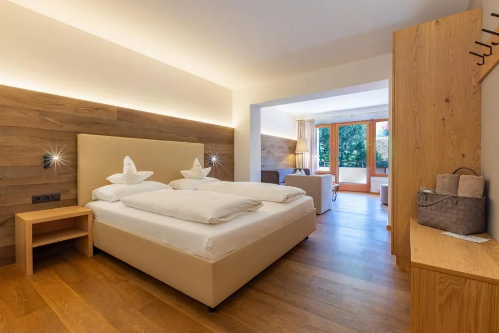 Deluxe Double Room with Balcony — Royal Hotel Hinterhuber