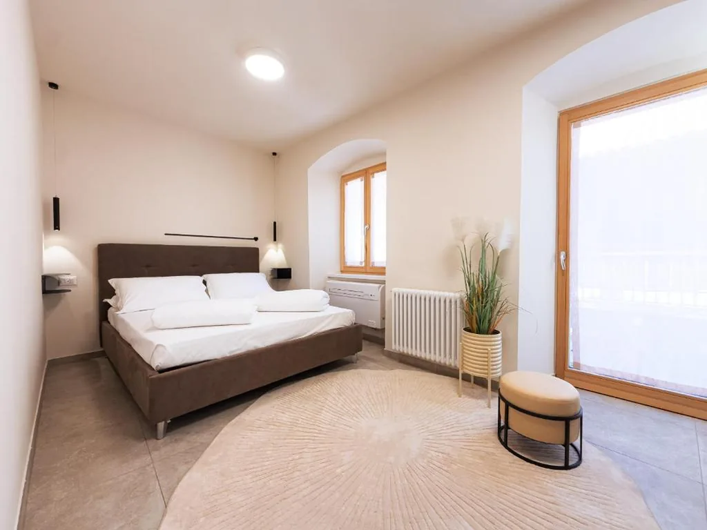 Deluxe Double Room with Balcony — SOUL OF TRENTO Vicolo Maddalena