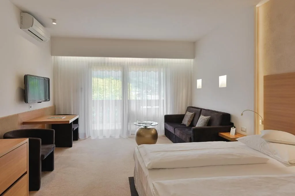 Deluxe Double Room with Shower — Hotel Wiesenhof