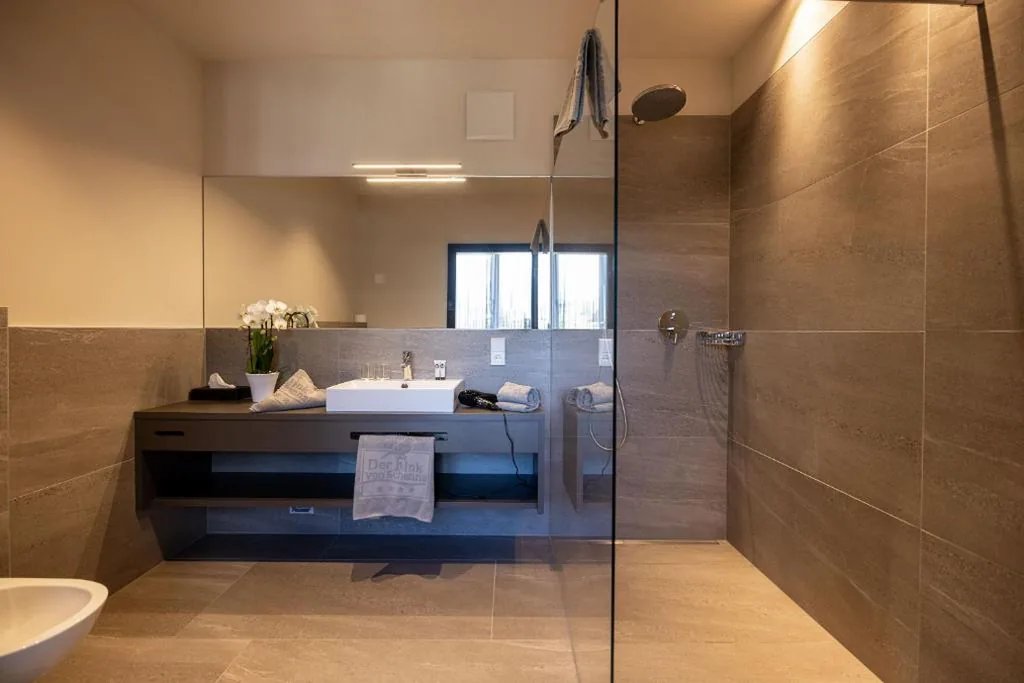 Deluxe Double Room with Castle View — Hotel Finkenhof – Feel at home