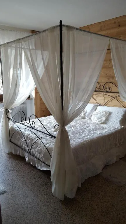 Camera Matrimoniale Deluxe con Vista Castello — La Villa