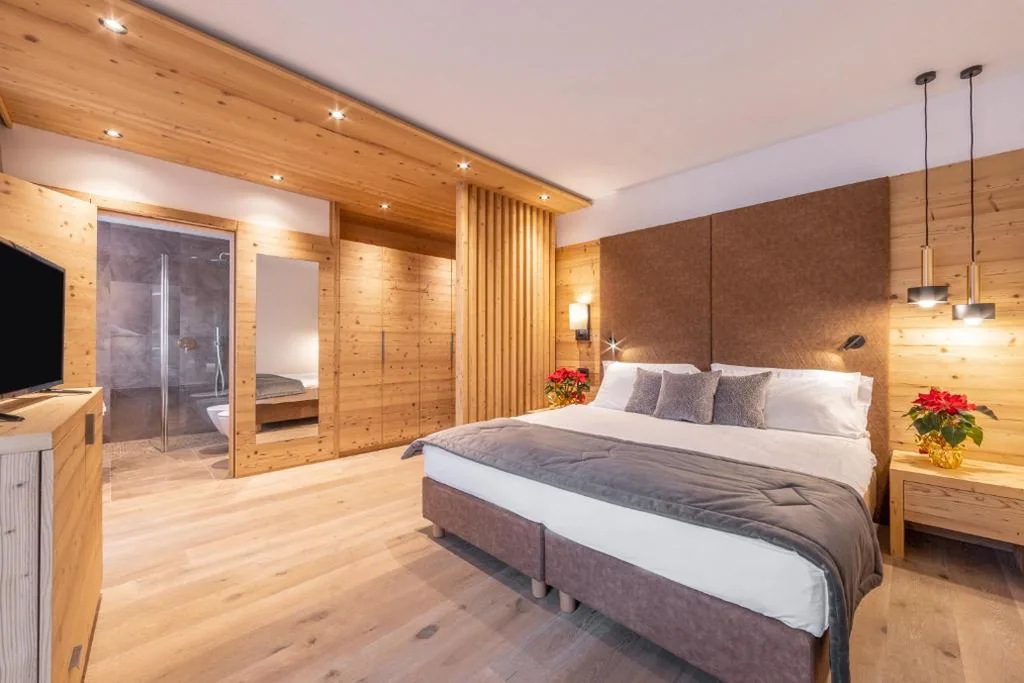 Deluxe Double Room — Hotel Meida