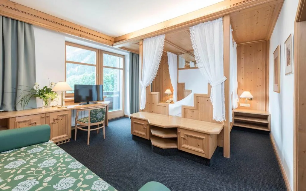 Camera Matrimoniale Deluxe "Kronplatz" — Ferien & Wellnesshotel Windschar
