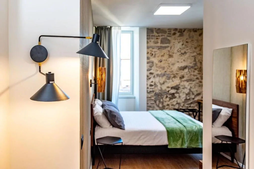 Camera Matrimoniale Deluxe — The Place – Only Self Check-in – No Reception