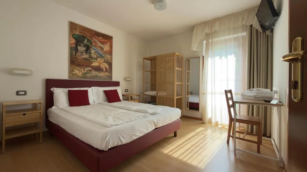 Double/Twin Room - Disabled Access — Casteluce Hotel Funivie
